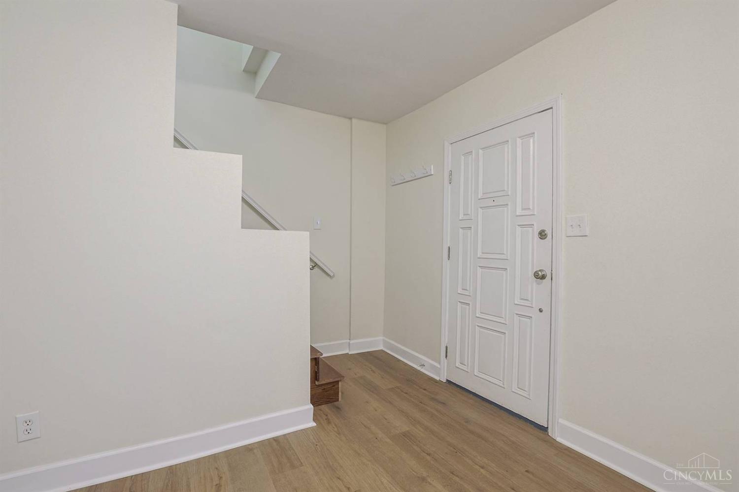 2956 Henshaw Avenue, Cincinnati, OH, 45225 — photo 5