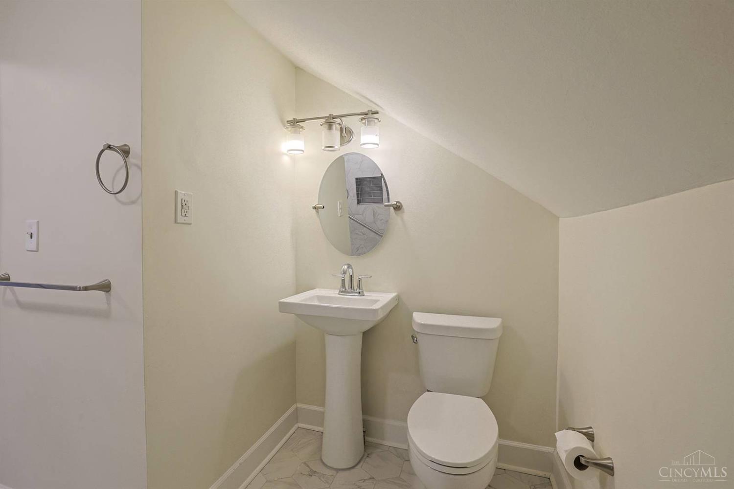 2956 Henshaw Avenue, Cincinnati, OH, 45225 — photo 30
