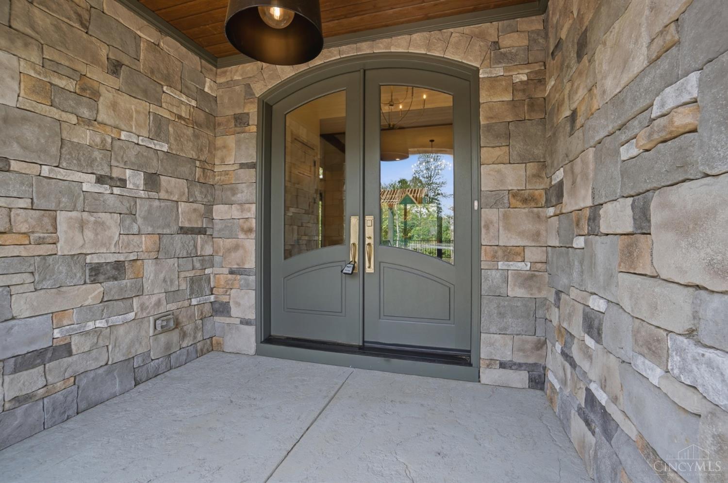 18 Chimney Ridge Drive