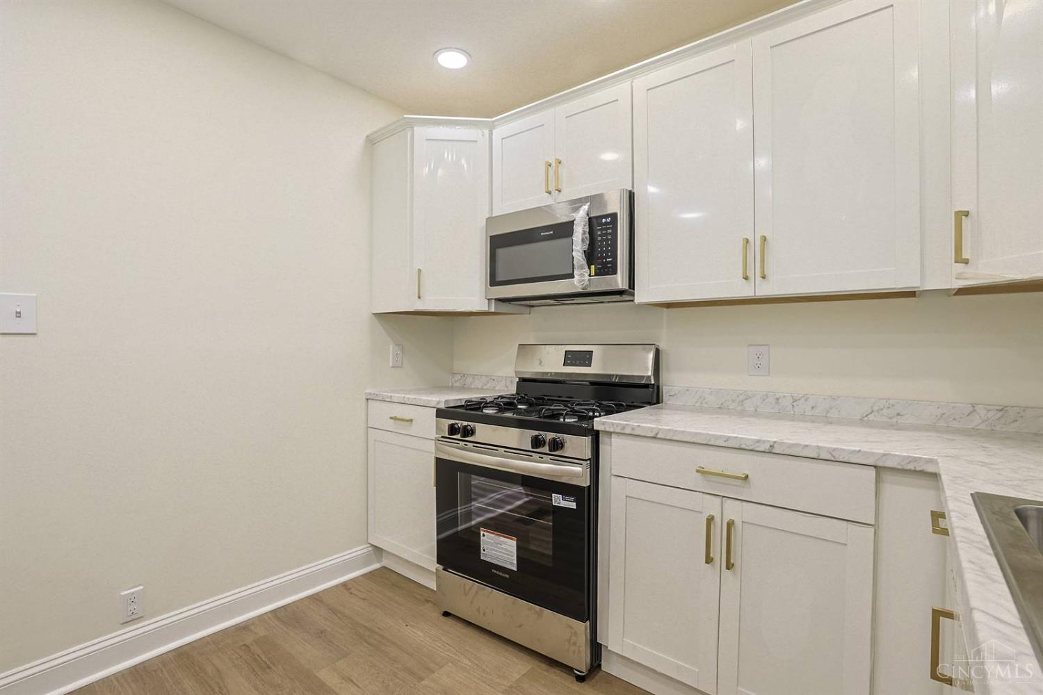 2956 Henshaw Avenue, Cincinnati, OH, 45225 — photo 14