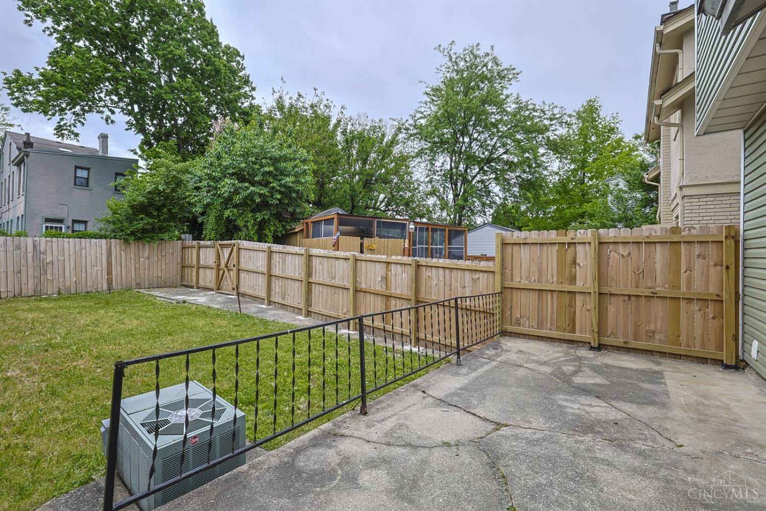 2956 Henshaw Avenue, Cincinnati, OH, 45225 — photo 27