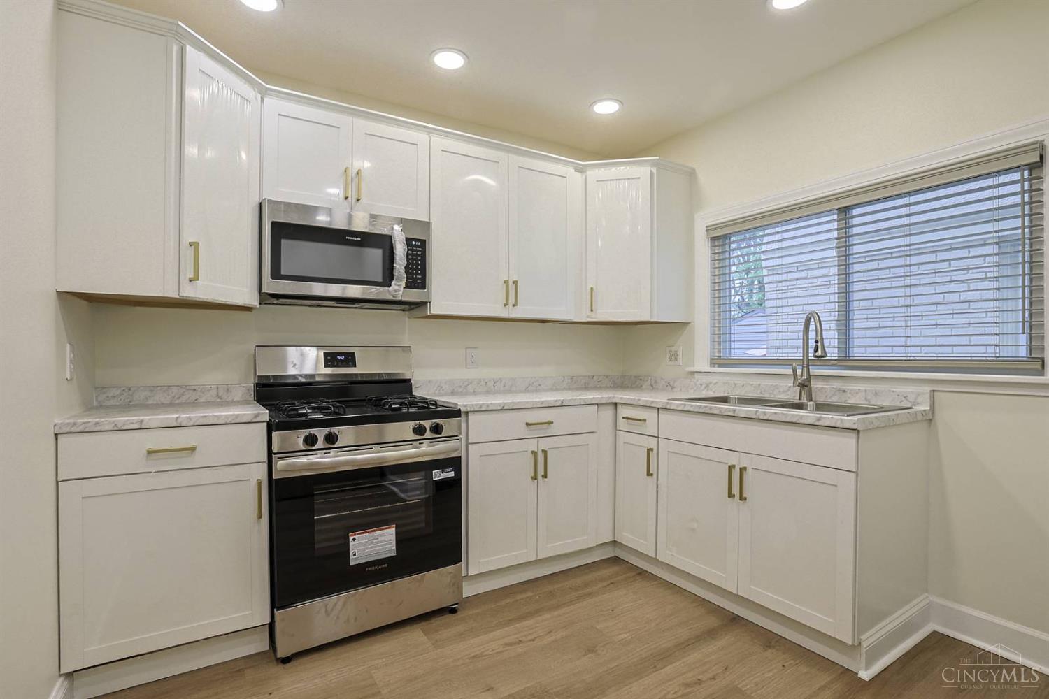 2956 Henshaw Avenue, Cincinnati, OH, 45225 — photo 13