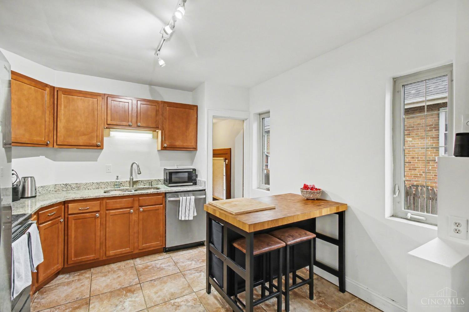 3058 Penrose Place, Cincinnati, OH, 45211 — photo 11