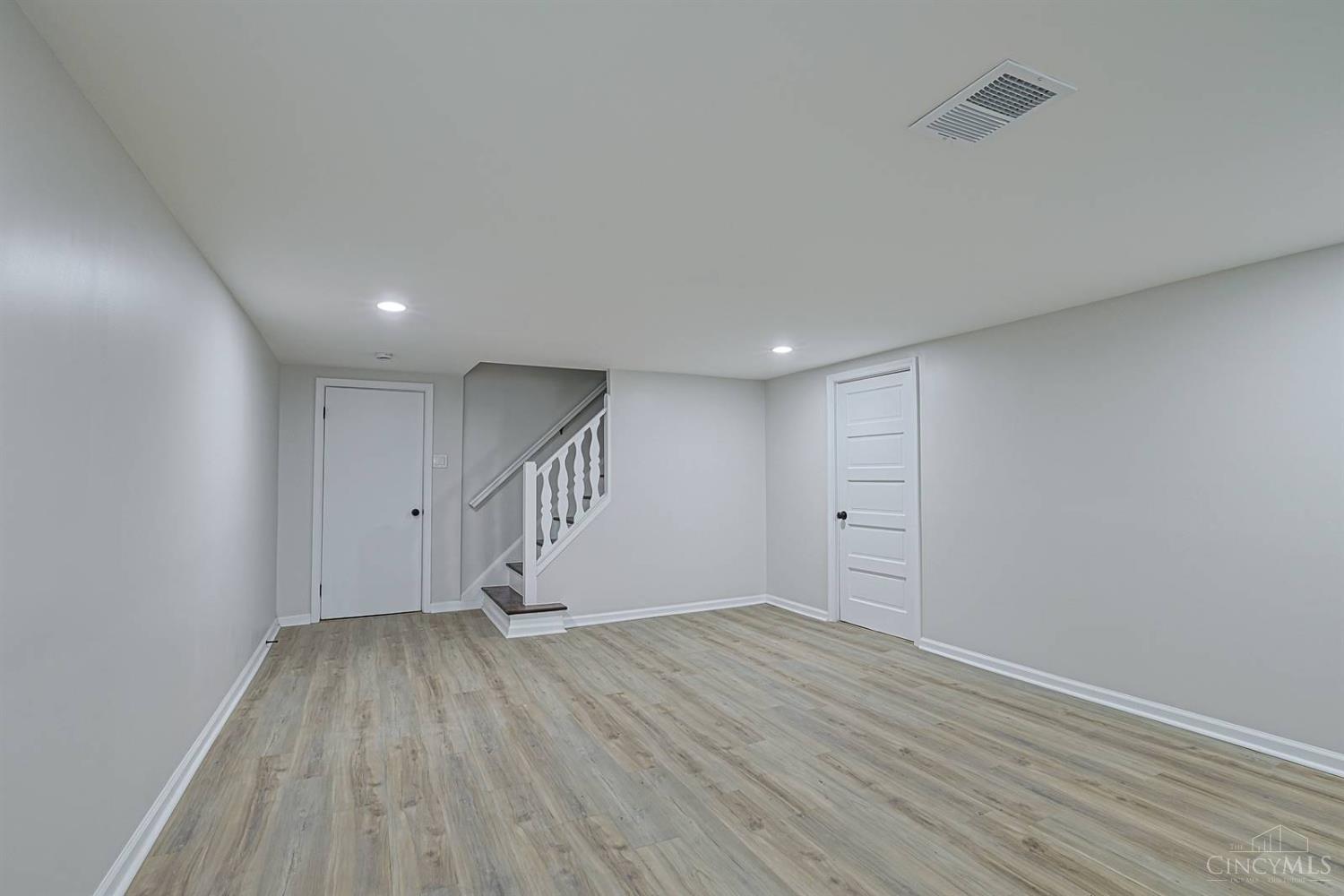 5829 Pandora Avenue, Cincinnati, OH, 45213 — photo 31