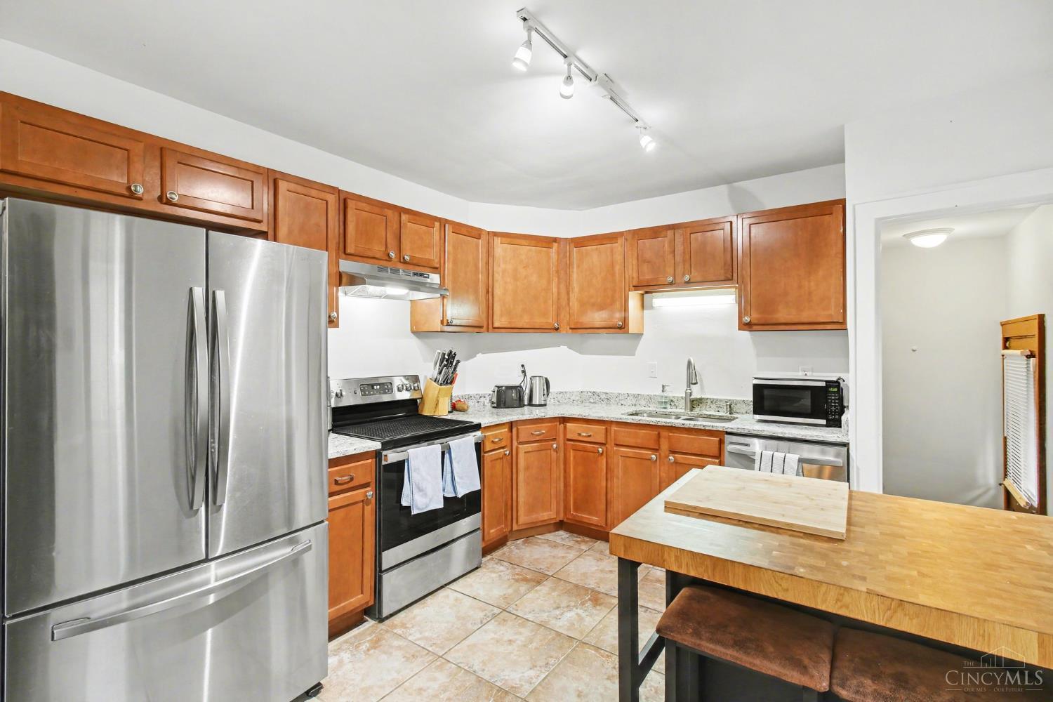 3058 Penrose Place, Cincinnati, OH, 45211 — photo 12