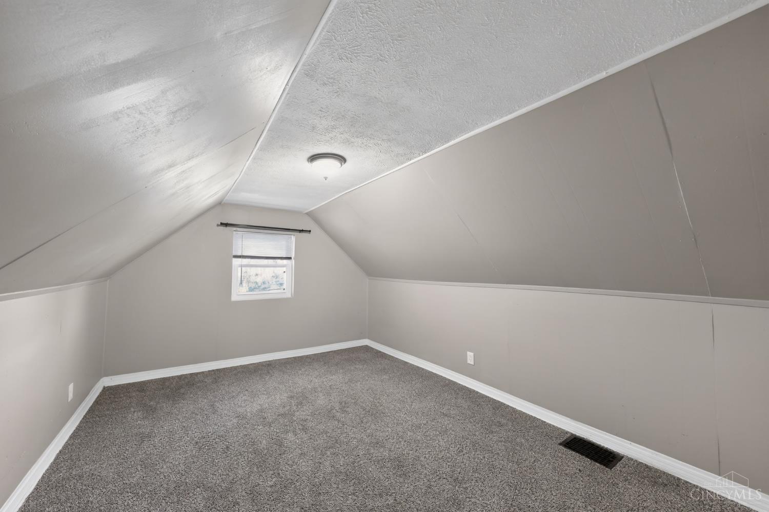 Homes for sale in Delhi Twp, OH | 567 Greenwell Ave, Delhi Twp, OH 45238 | MLS# 1875886