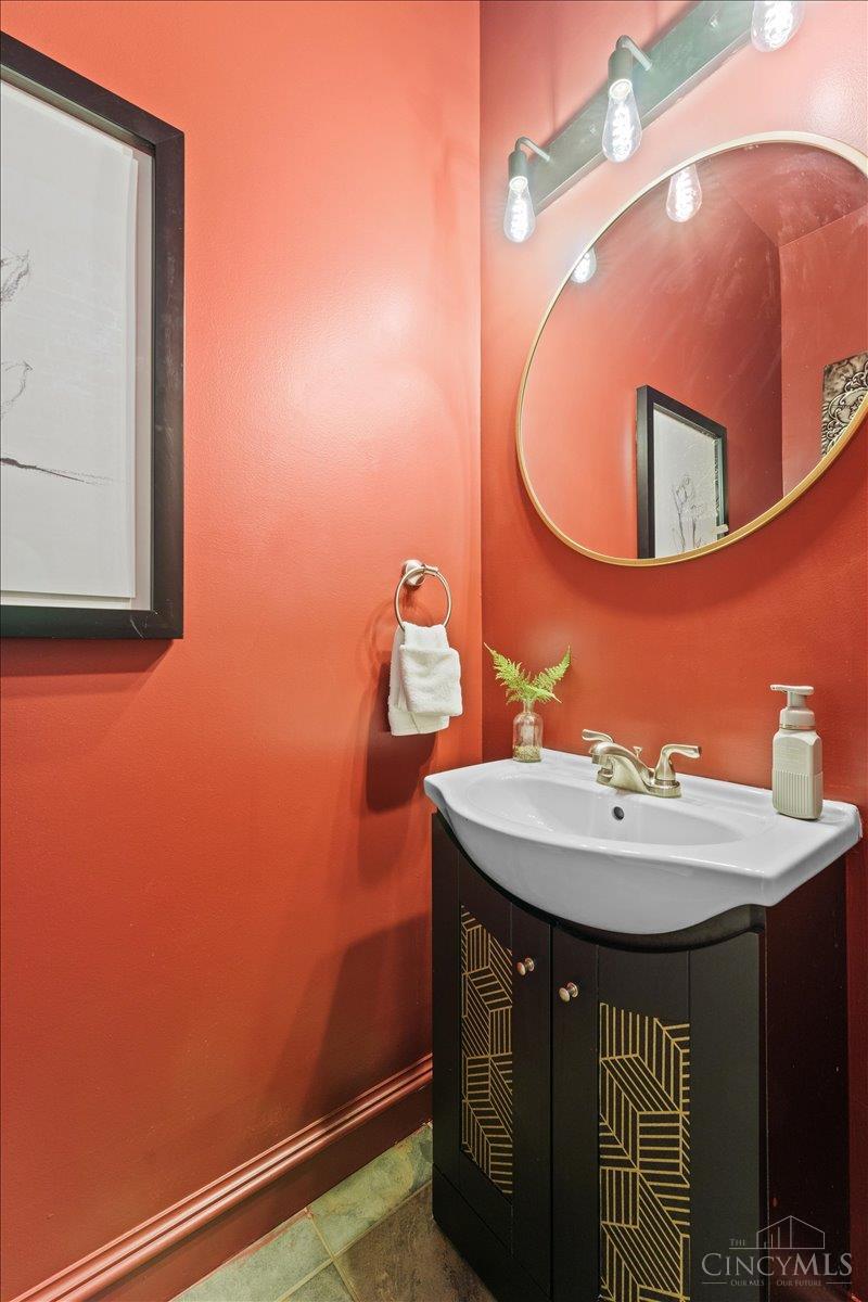 1302 Main Street, Cincinnati, OH, 45202 — photo 29