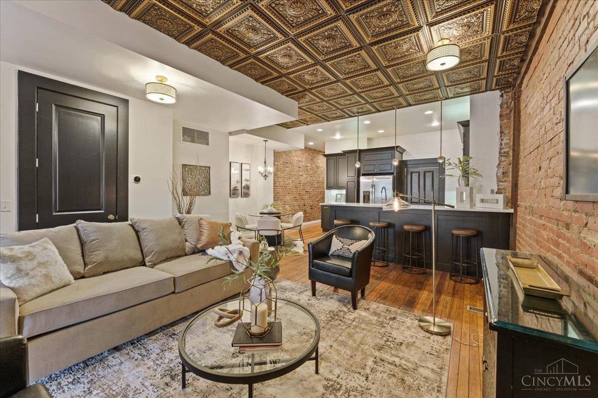 1302 Main Street, Cincinnati, OH, 45202 — photo 15