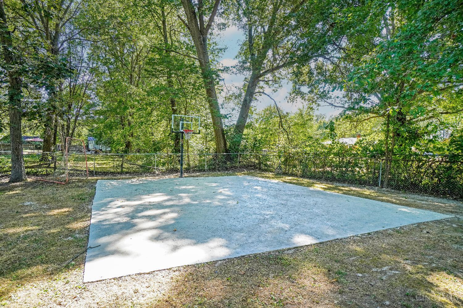 5731 Hilltop Way, Miami Twp, OH, 45150 — photo 40