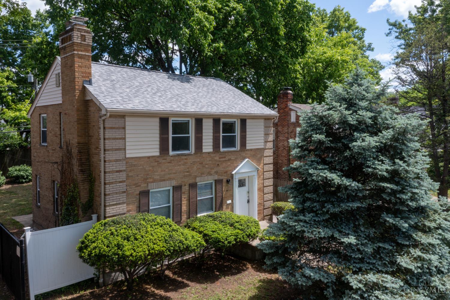 Homes for sale in Cincinnati, OH | 7260 Eastlawn Dr, Cincinnati, OH 45237 | MLS# 1876462