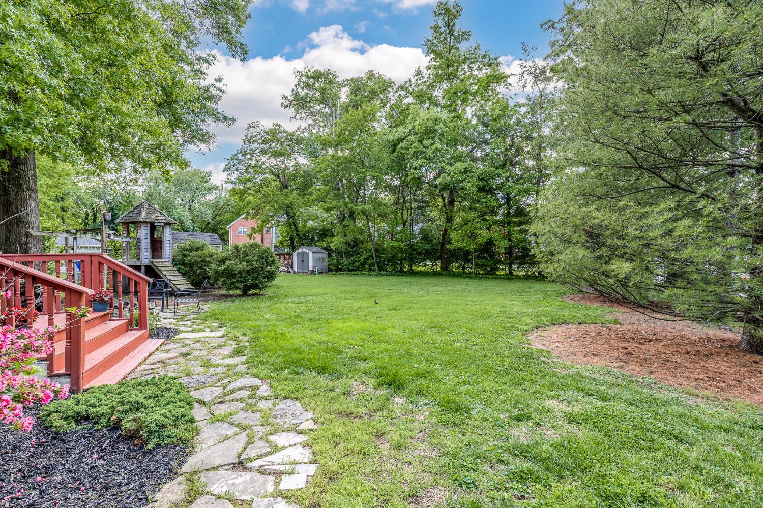 6761 Eleck Place