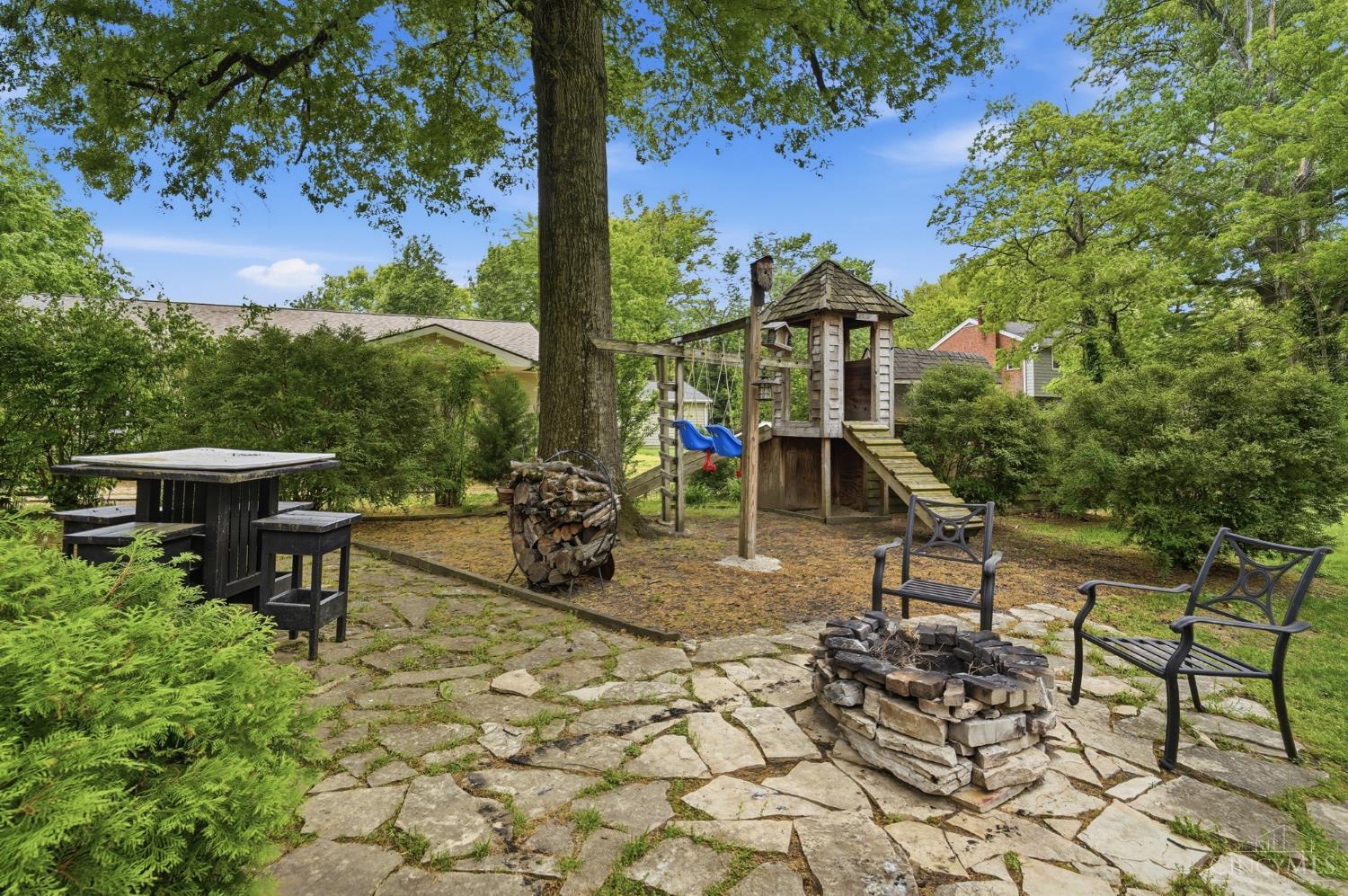 6761 Eleck Place