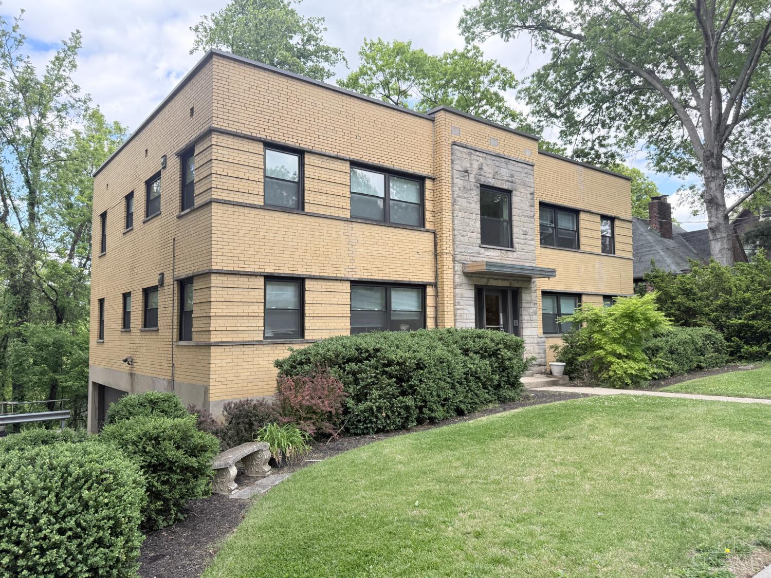 Homes for sale in Cincinnati, OH | 458 Wood Ave, Cincinnati, OH 45220 | MLS# 1877453