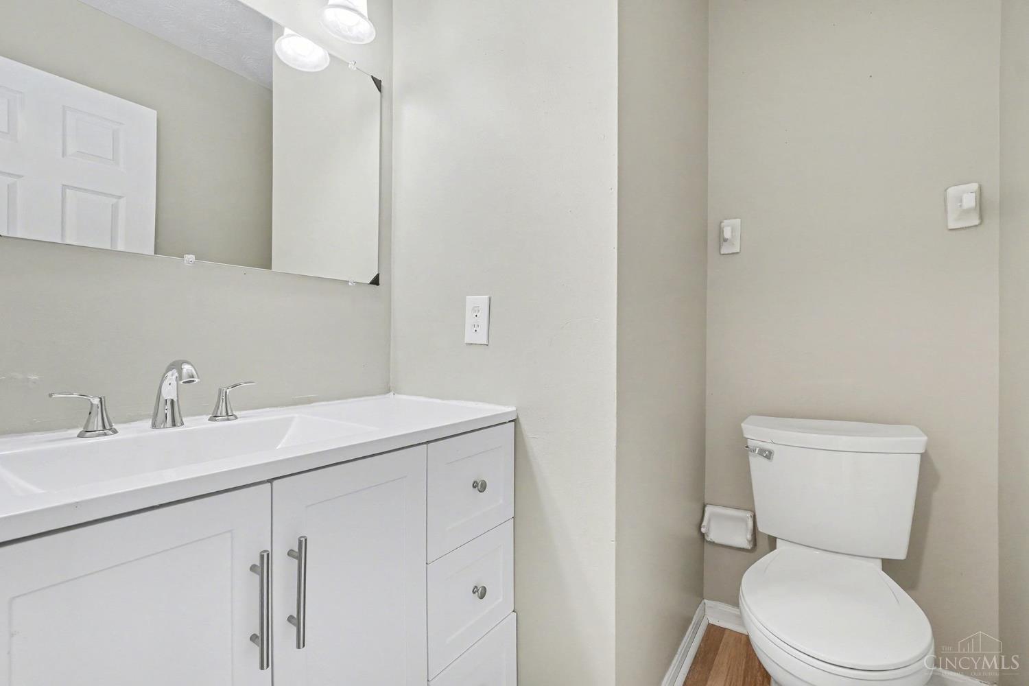 939 Venetian Terrace, Cincinnati, OH, 45224 — photo 9