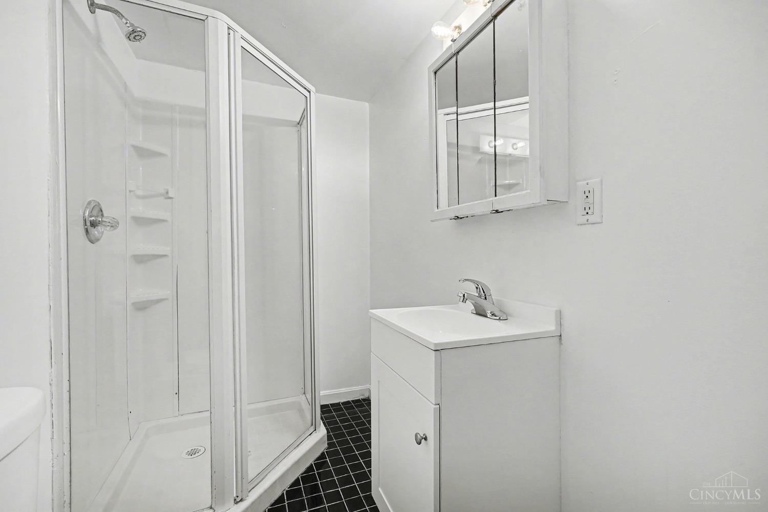 939 Venetian Terrace, Cincinnati, OH, 45224 — photo 31
