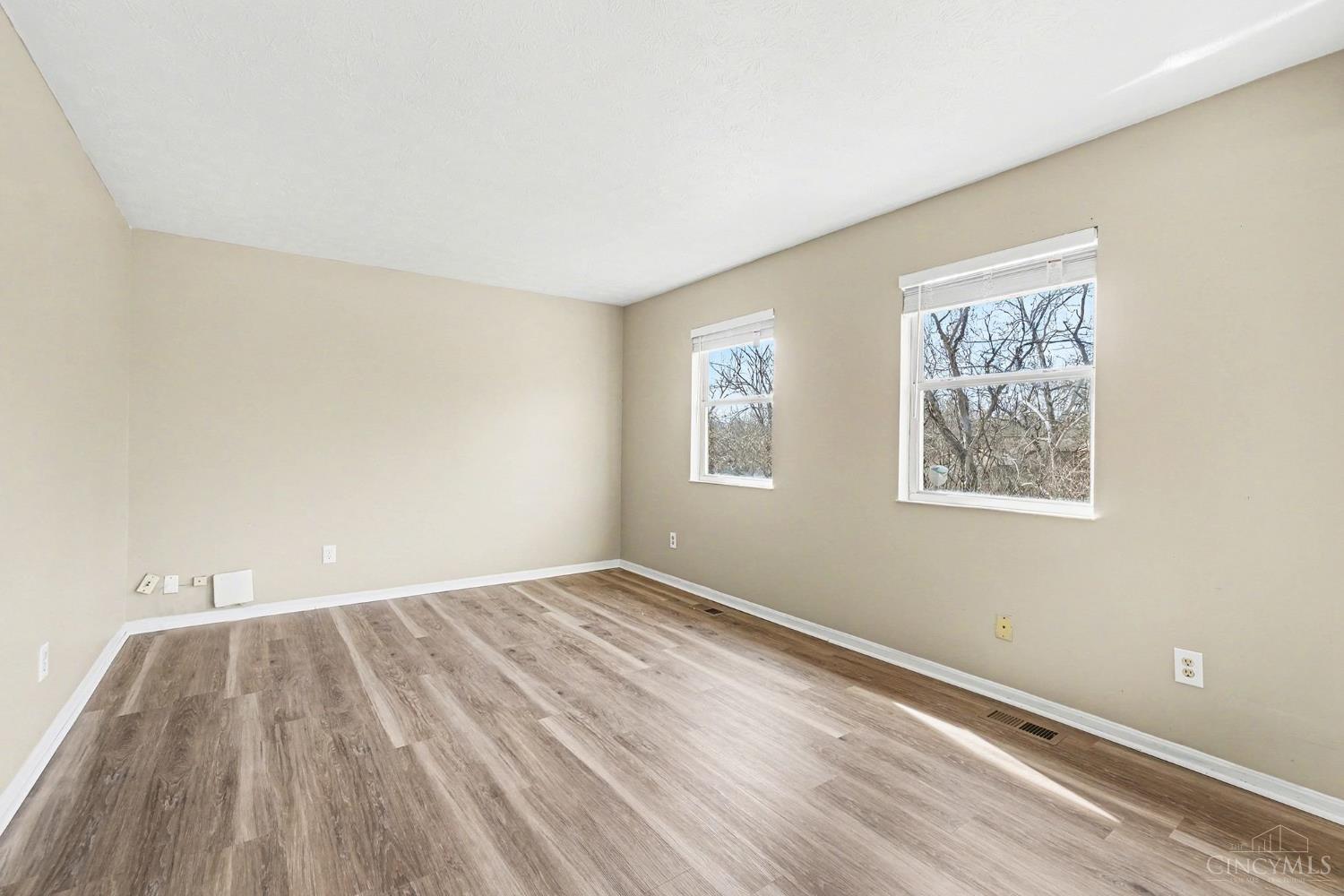 939 Venetian Terrace, Cincinnati, OH, 45224 — photo 10