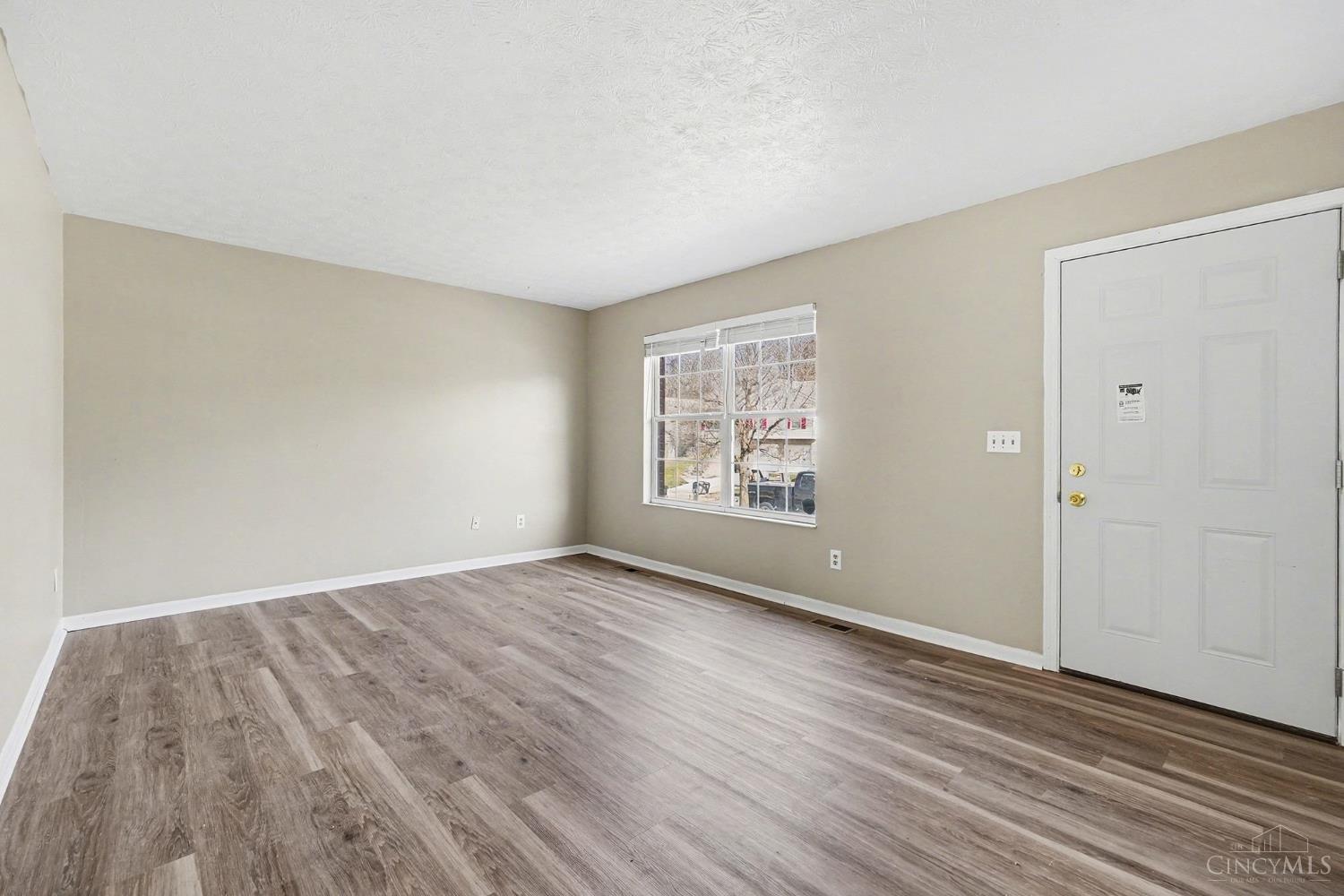 939 Venetian Terrace, Cincinnati, OH, 45224 — photo 5