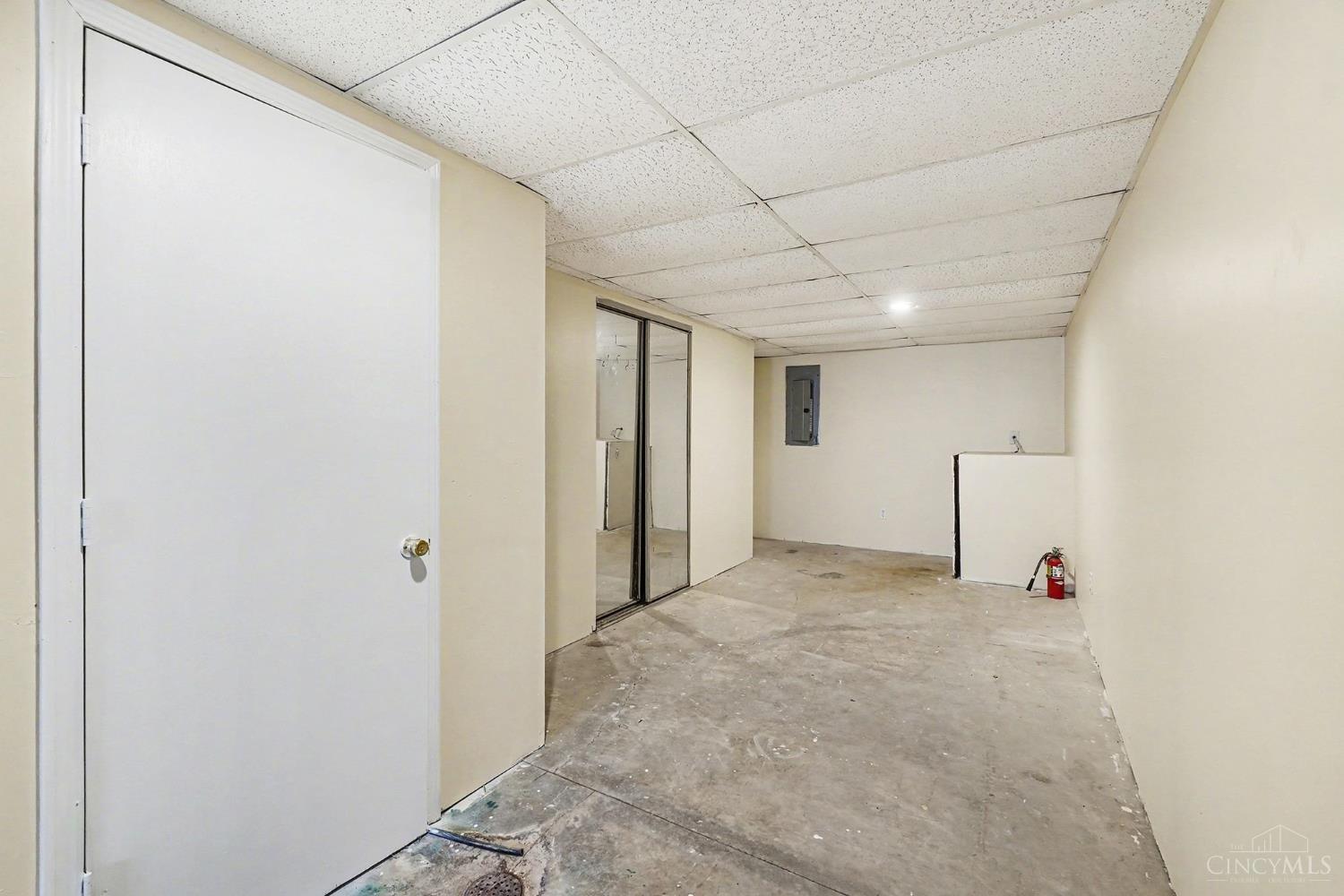 939 Venetian Terrace, Cincinnati, OH, 45224 — photo 32