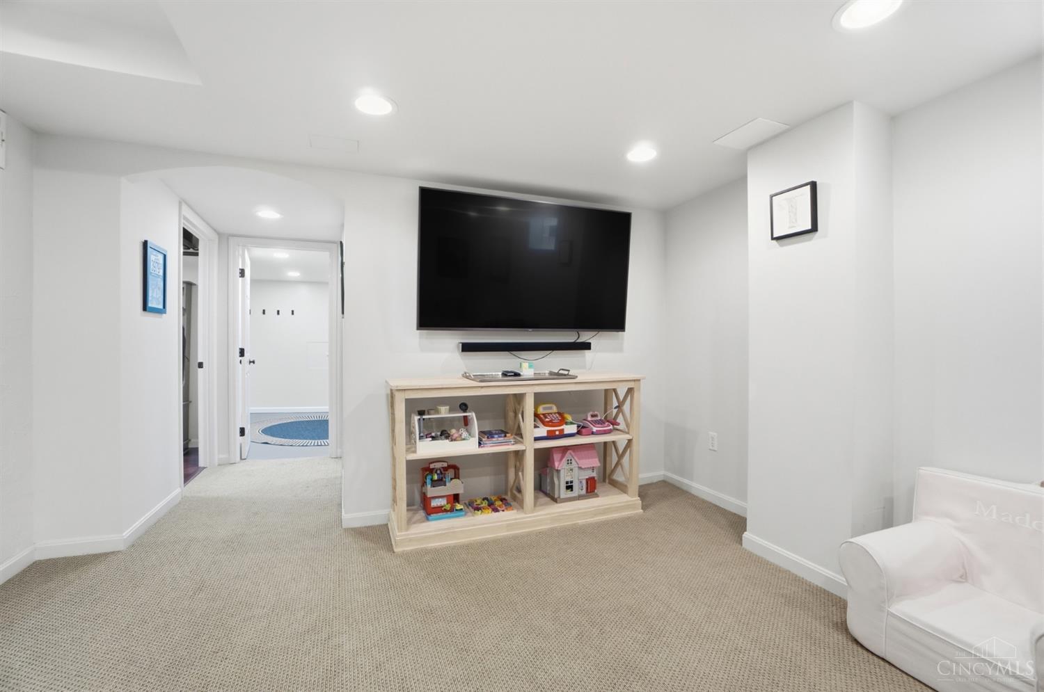3866 Drakewood Drive