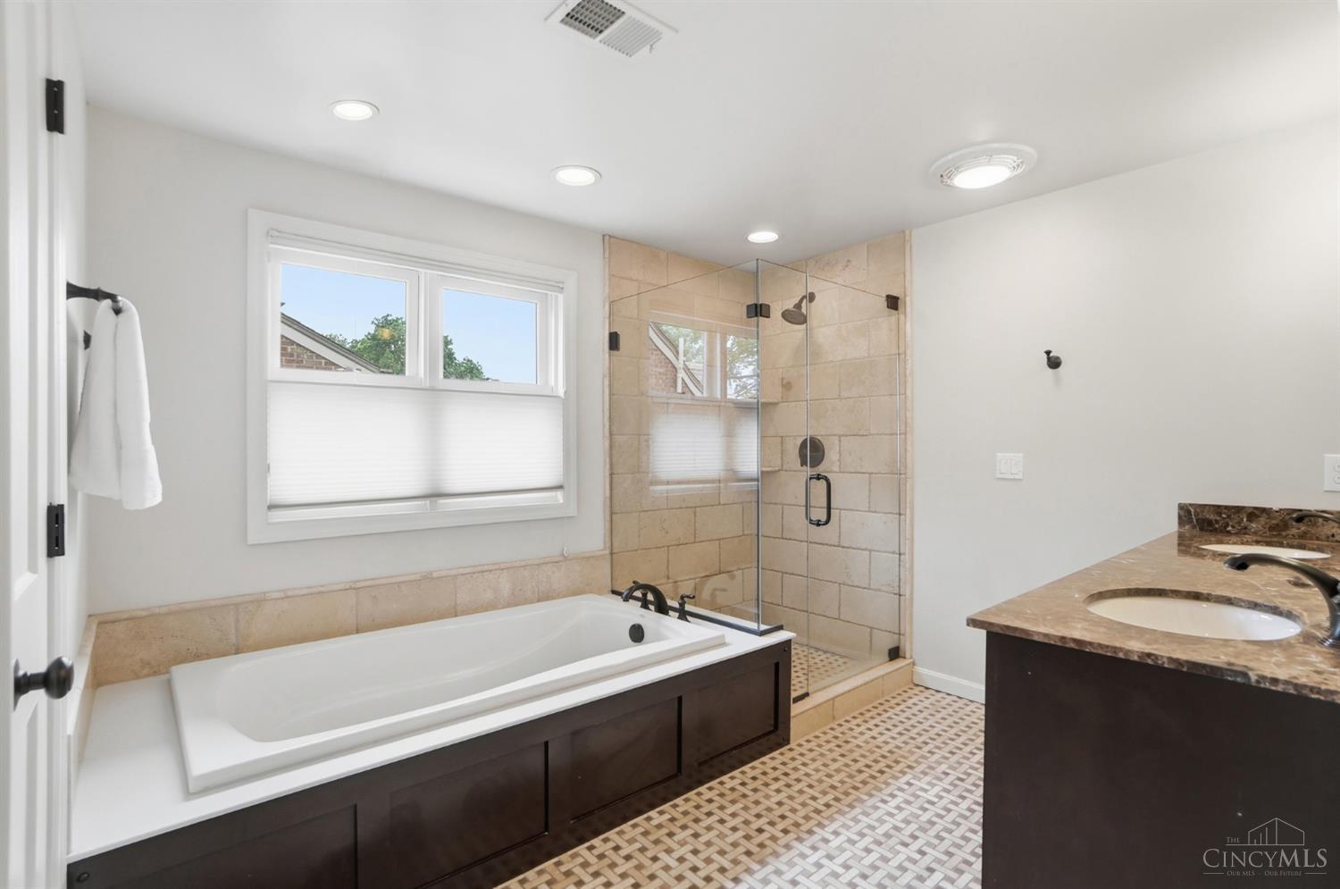 3866 Drakewood Drive