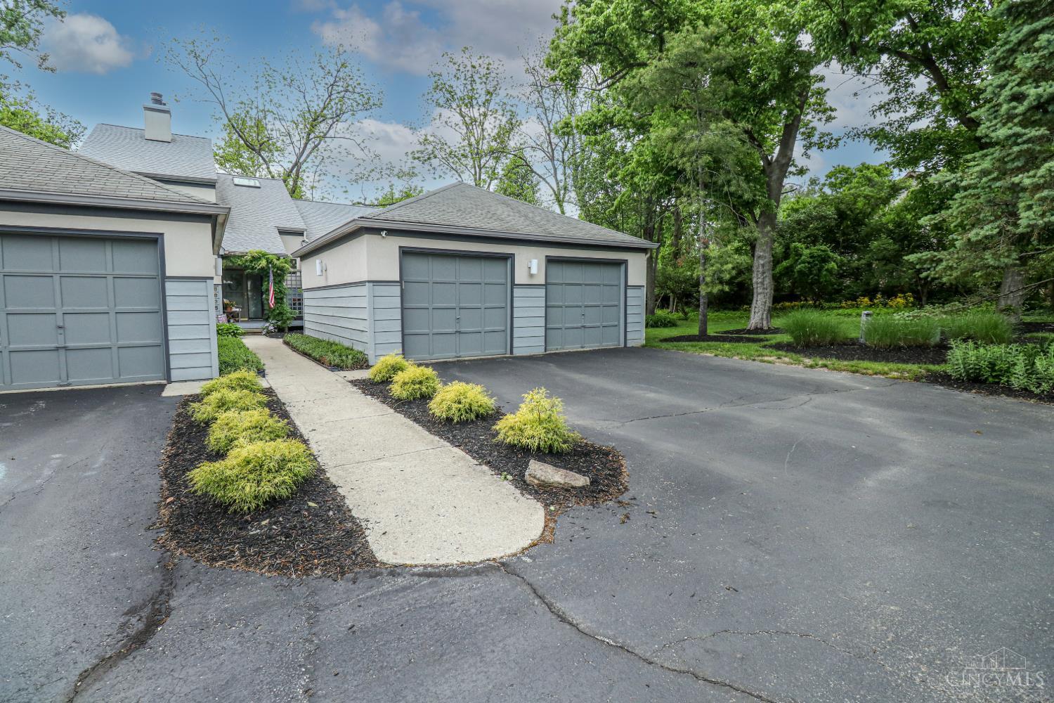 Homes for sale in Sycamore Twp, OH | 8837 Montgomery Rd, Sycamore Twp, OH 45236 | MLS# 1867897
