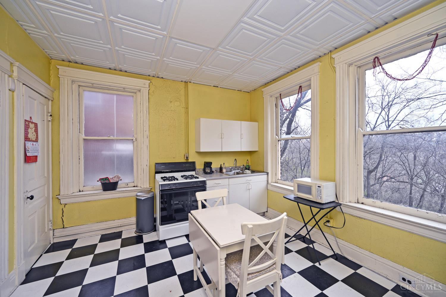 2222 Eureka Terrace, Cincinnati, OH, 45219 — photo 17