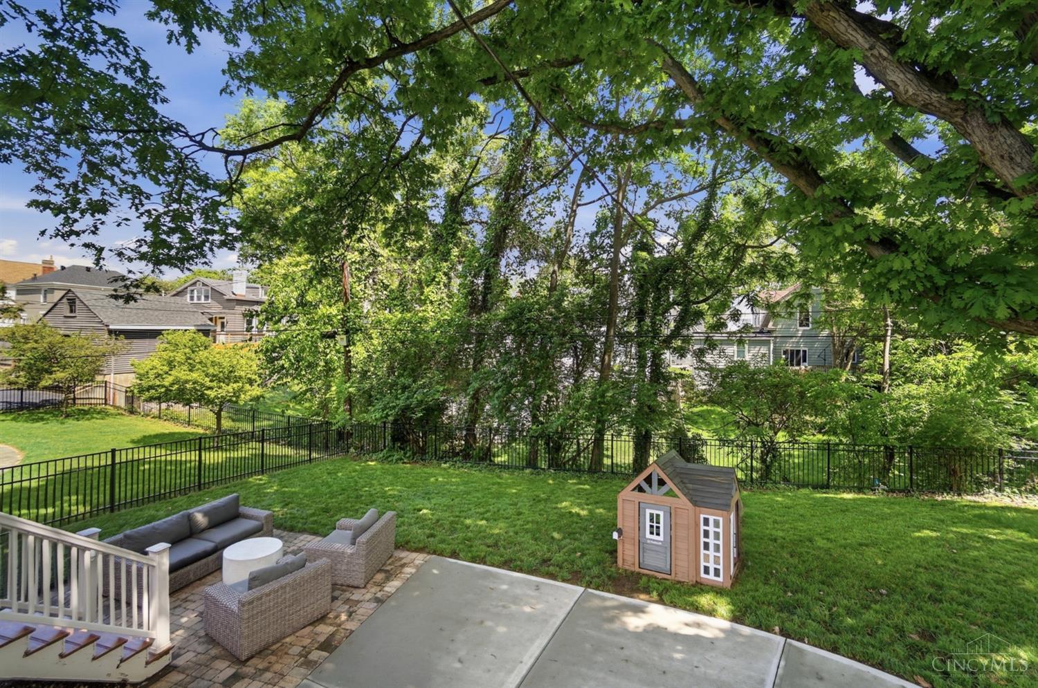 3866 Drakewood Drive