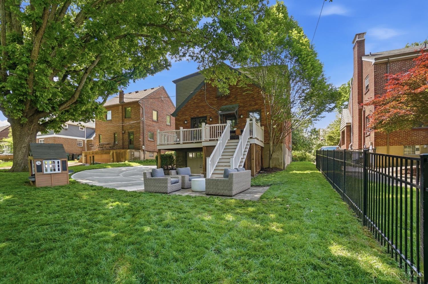 3866 Drakewood Drive