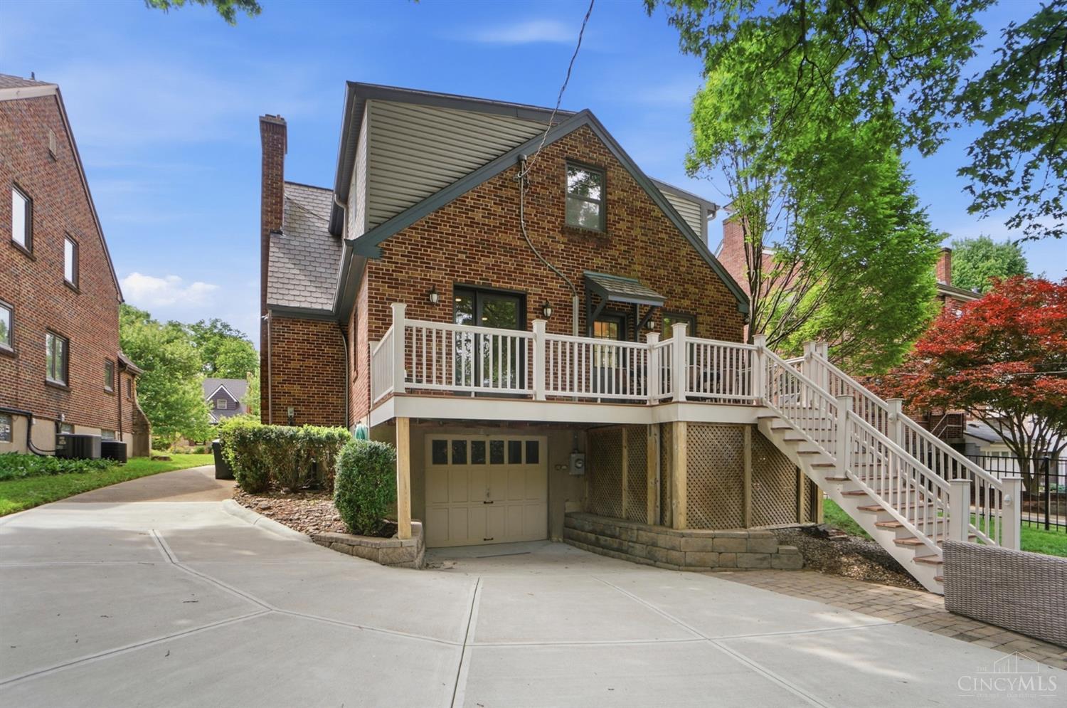 3866 Drakewood Drive