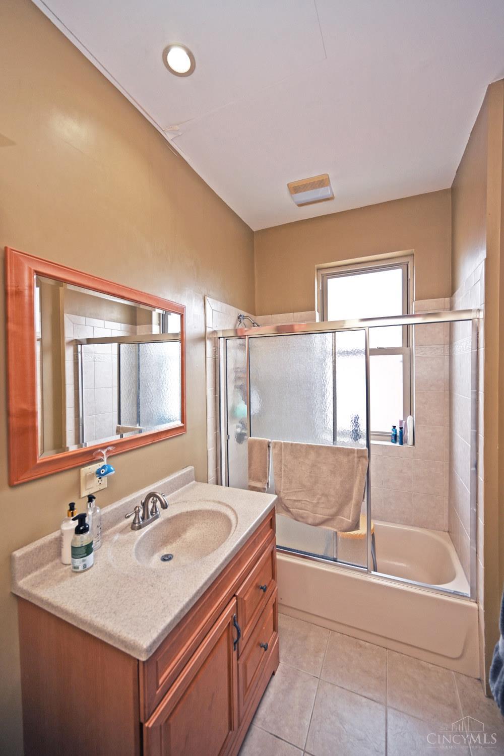 2222 Eureka Terrace, Cincinnati, OH, 45219 — photo 34