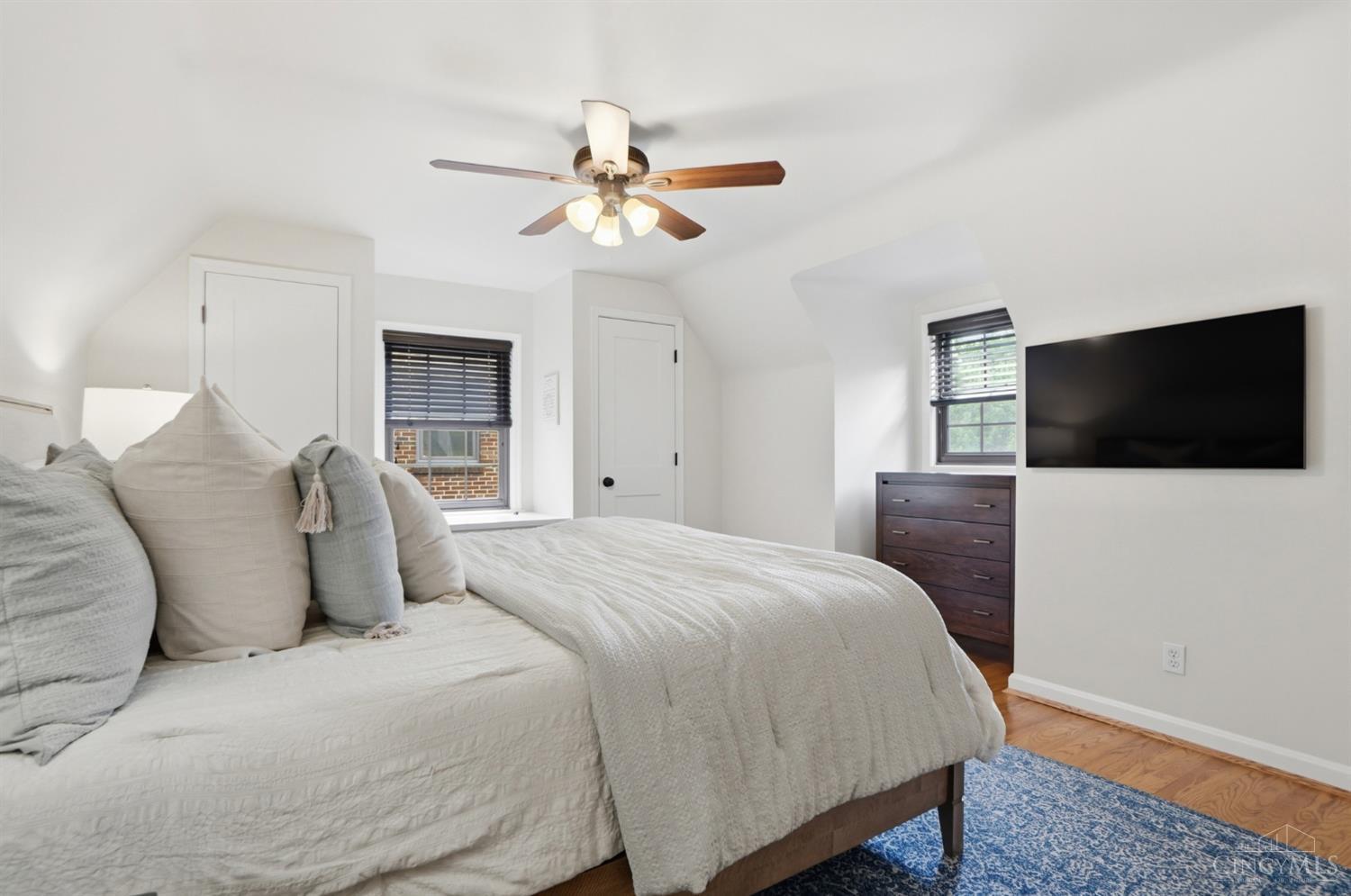 3866 Drakewood Drive