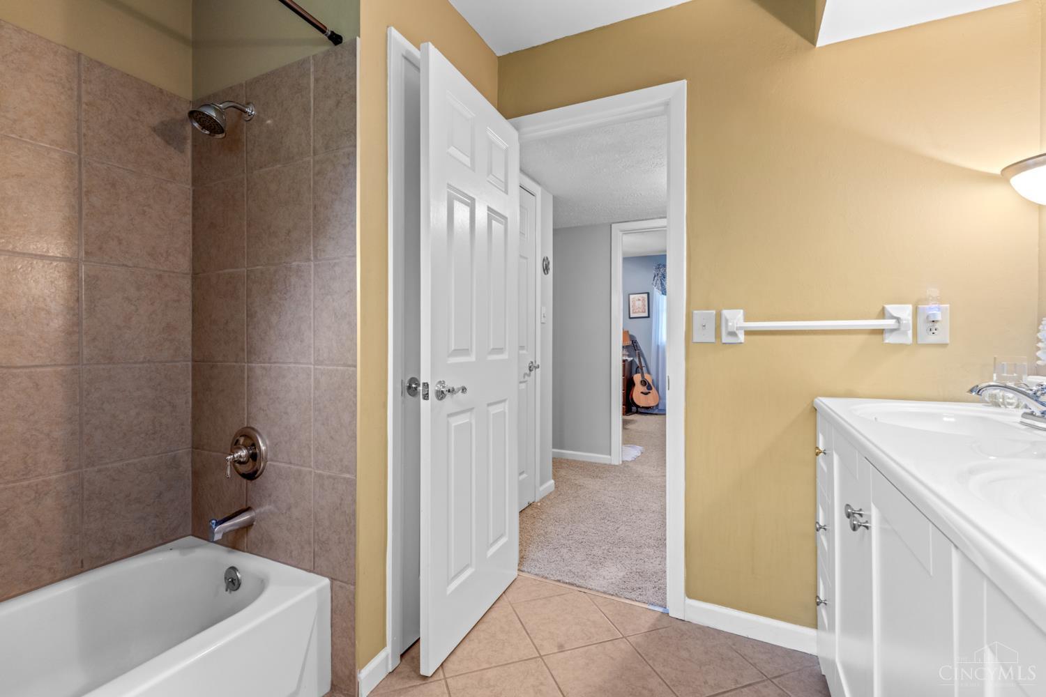 4576 Runningfawn Drive, Green Twp, OH, 45247 — photo 30