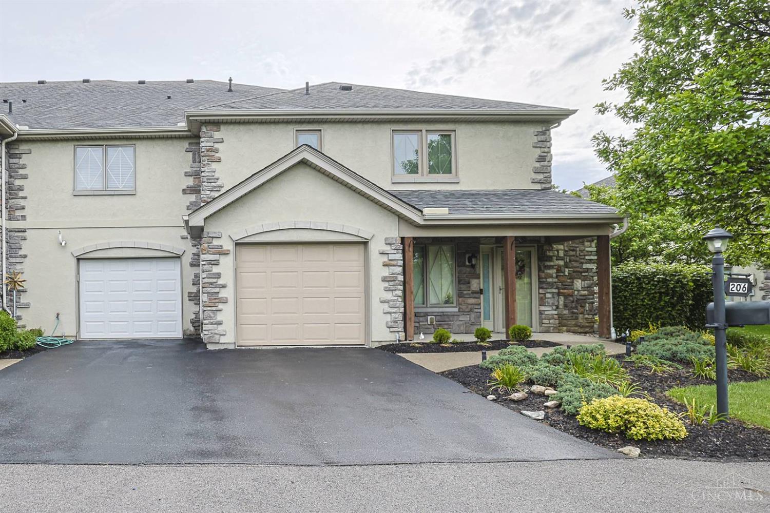 206 Edinburgh Lane, Springdale, OH, 45246