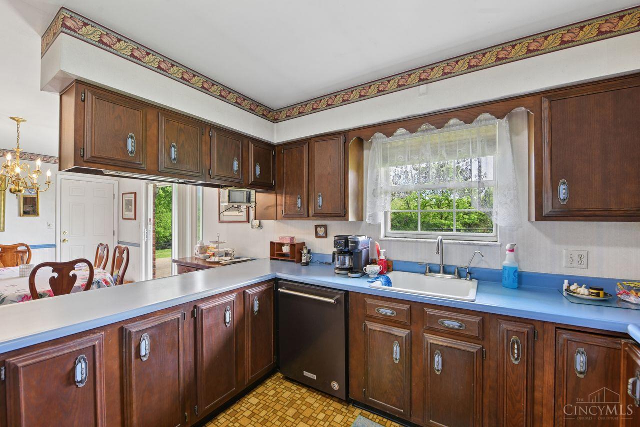 Photo 4 of Sale Pending at 7162 Goshen Rd, Goshen, OH 45122 | MLS# 1878474 | Listing updated on 2026-10-14