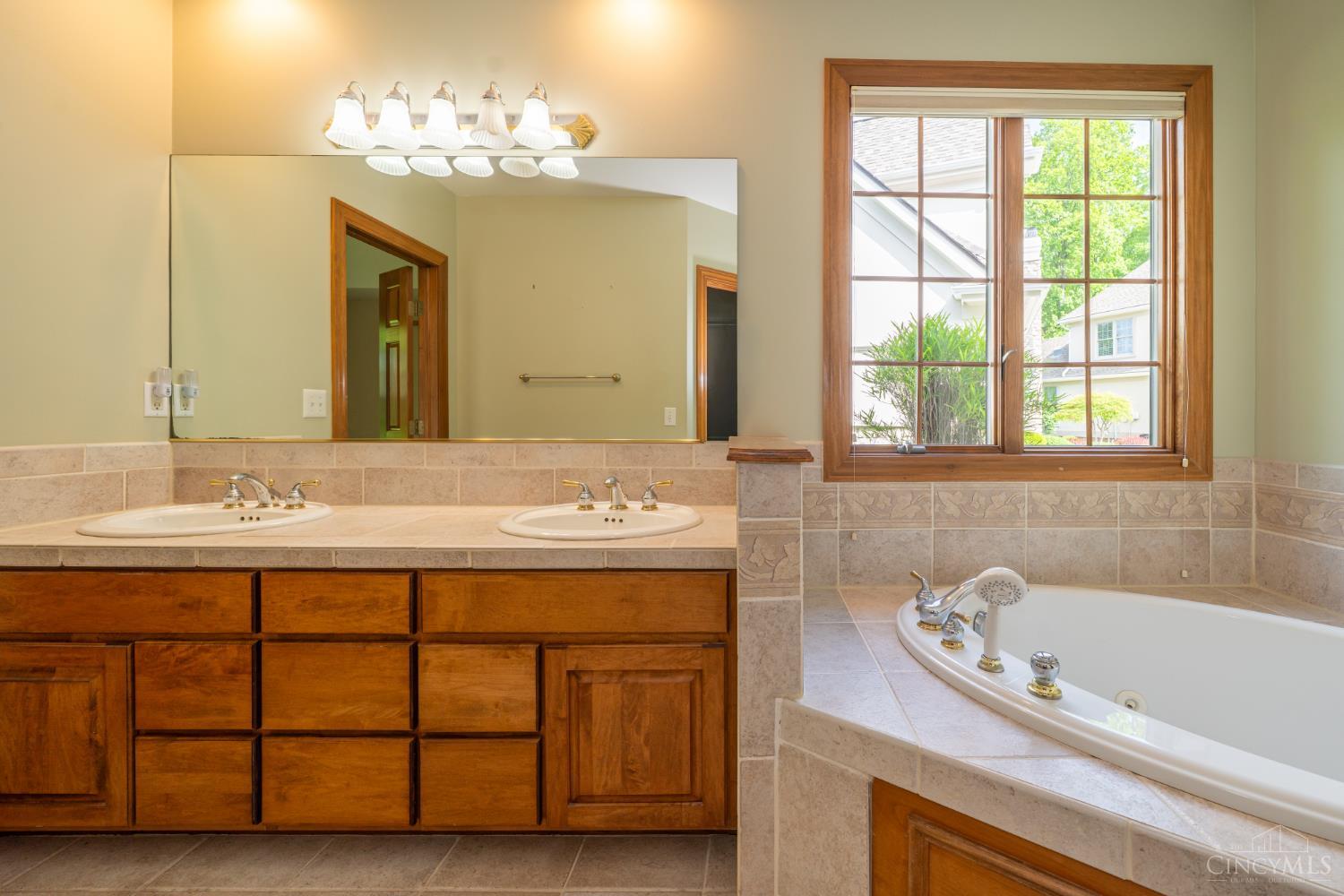 185 Barrington Village Drive, Beavercreek Twp, OH, 45385 — photo 32