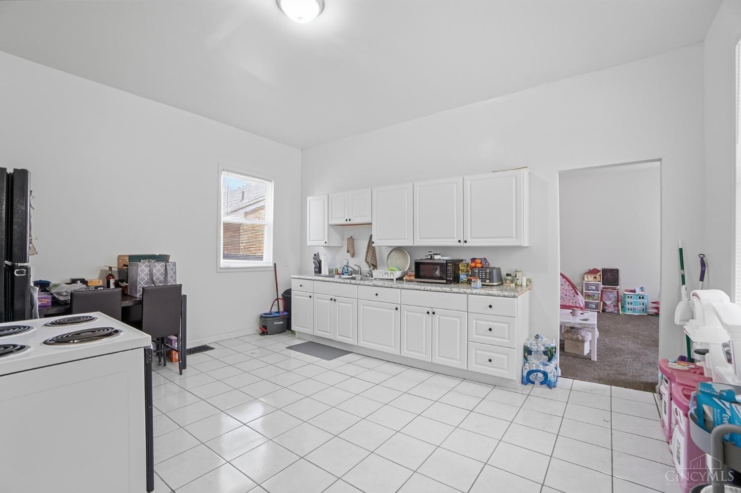 1027 Winfield Avenue, Cincinnati, OH, 45205 — photo 11