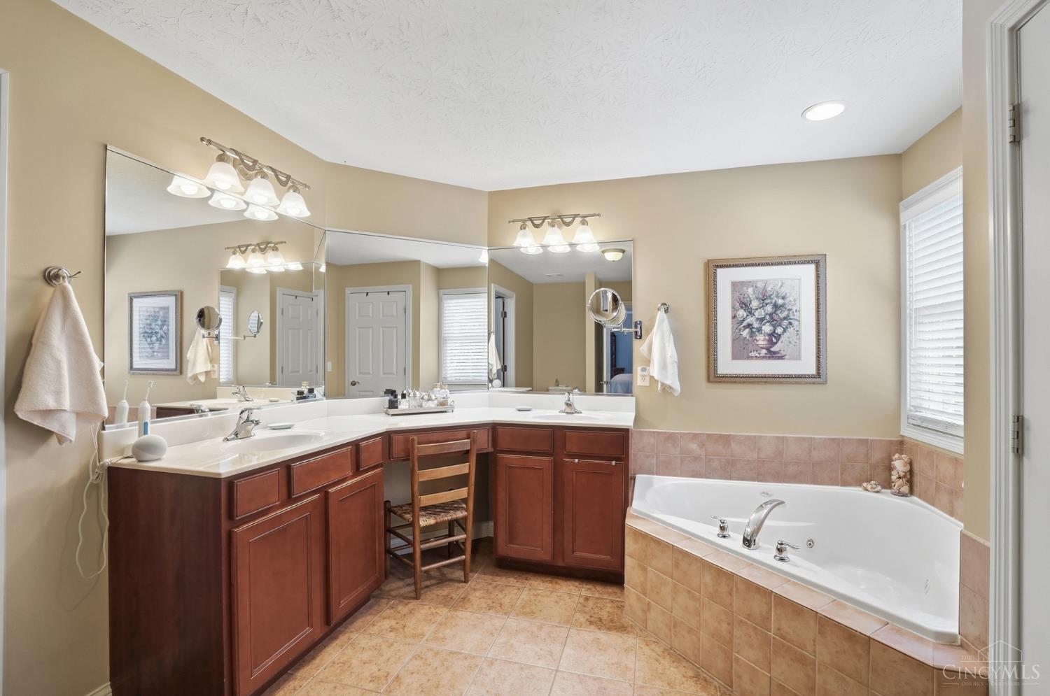 5604 Oak View Drive, Hamilton Twp, OH, 45039
