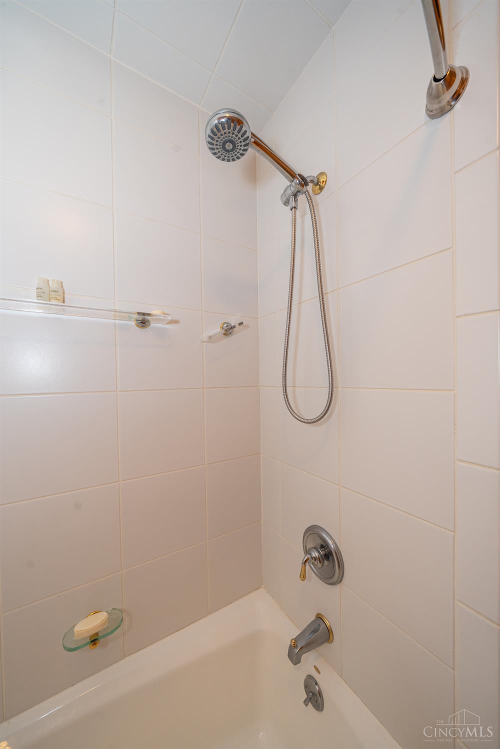 185 Barrington Village Drive, Beavercreek Twp, OH, 45385 — photo 45