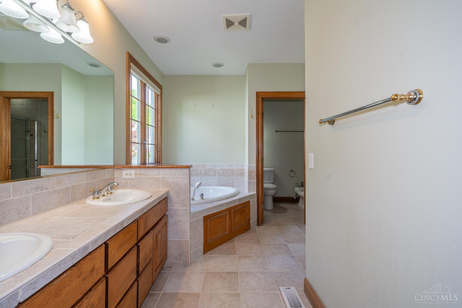 185 Barrington Village Drive, Beavercreek Twp, OH, 45385 — photo 29
