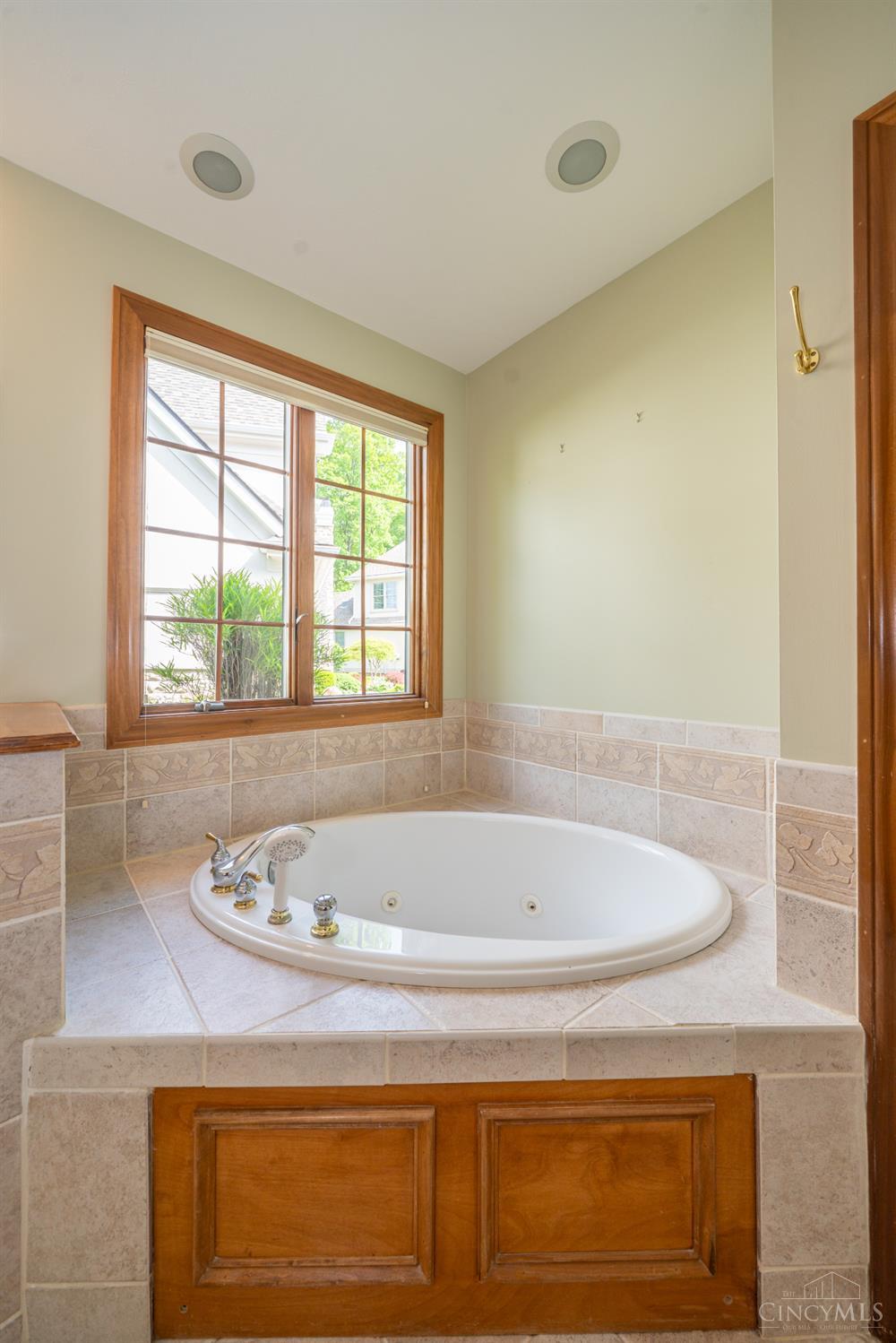185 Barrington Village Drive, Beavercreek Twp, OH, 45385 — photo 33