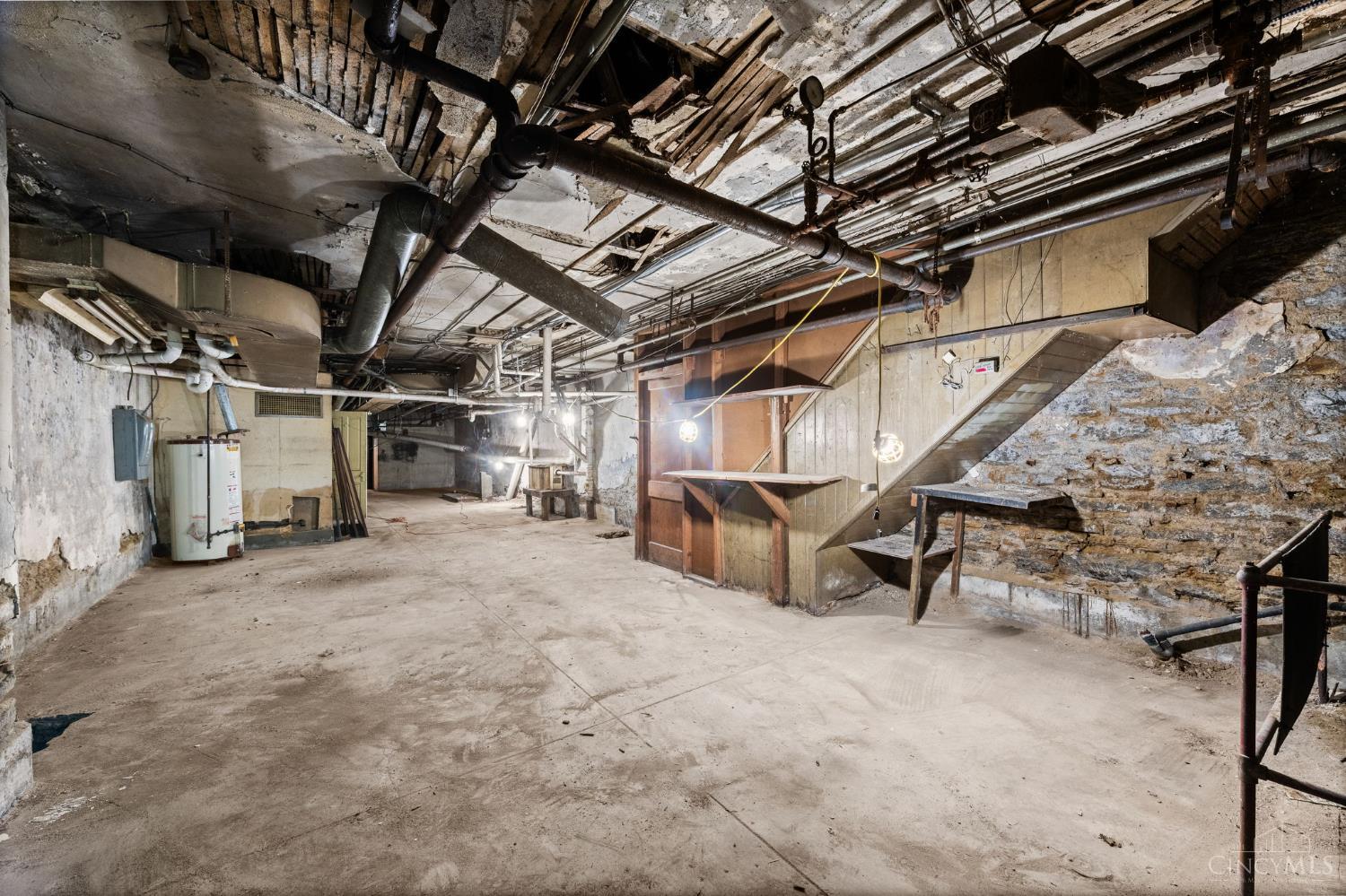8 Fourth Street, Cincinnati, OH, 45202 — photo 37