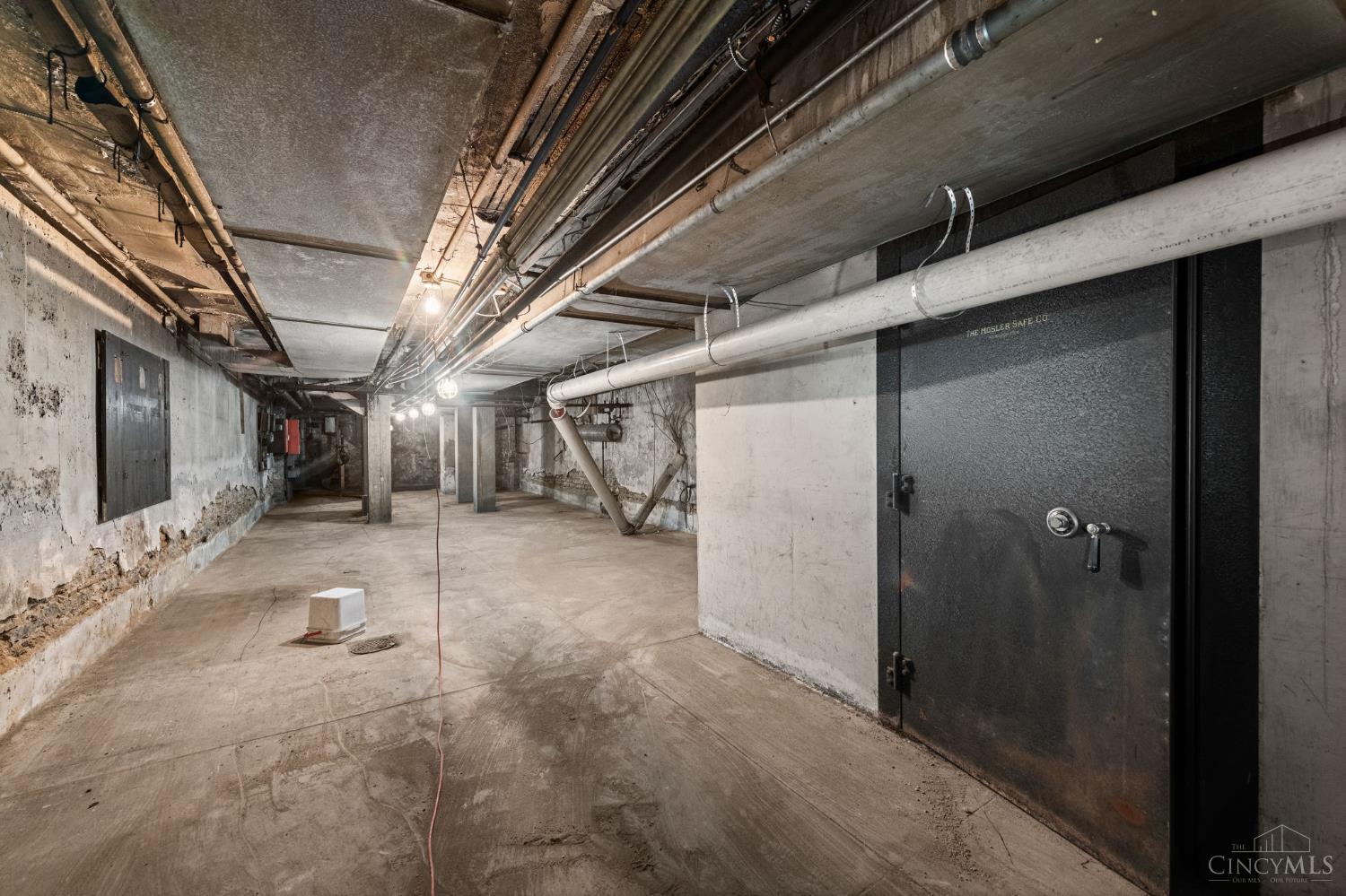 8 Fourth Street, Cincinnati, OH, 45202 — photo 39