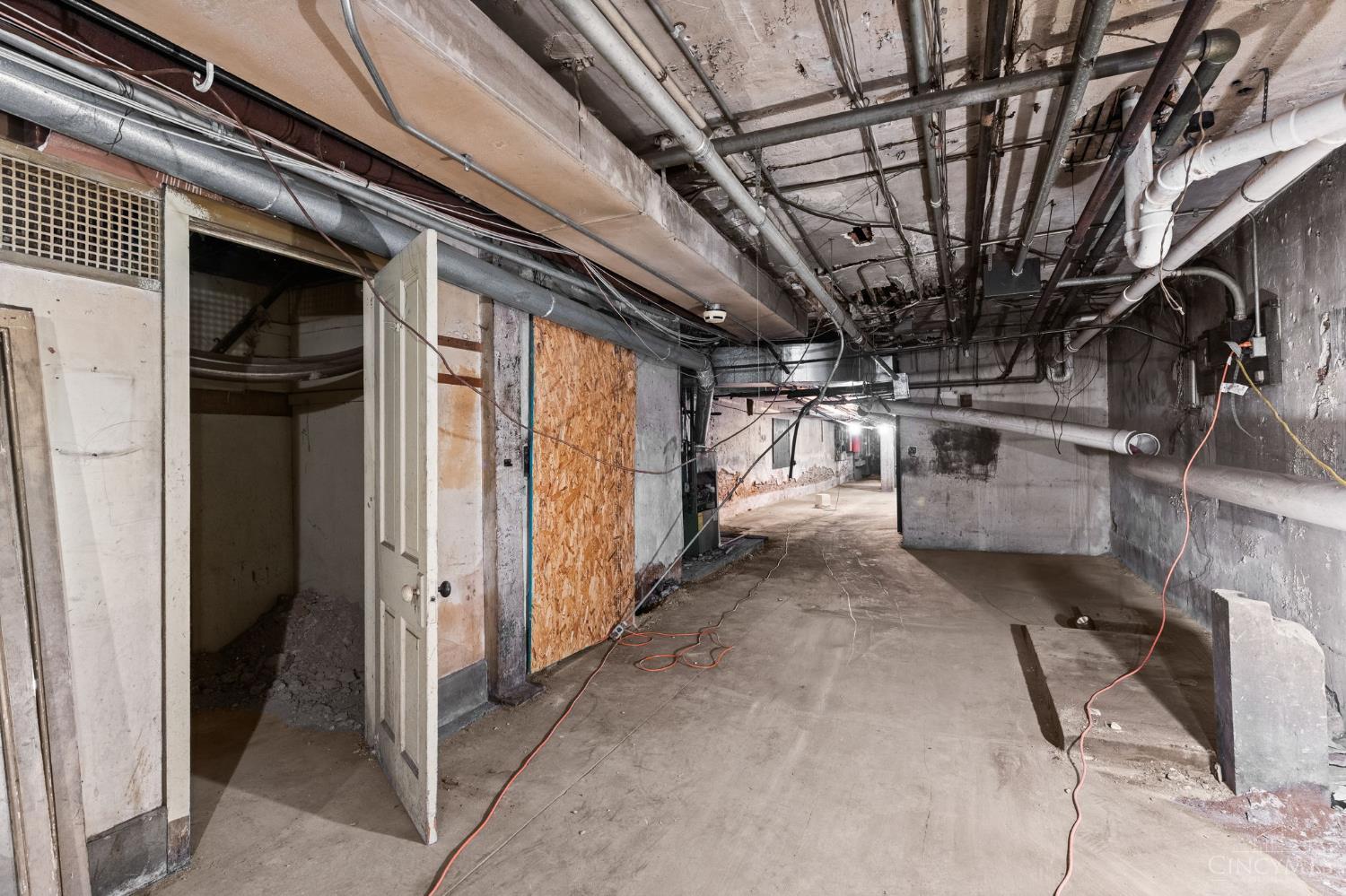 8 Fourth Street, Cincinnati, OH, 45202 — photo 38