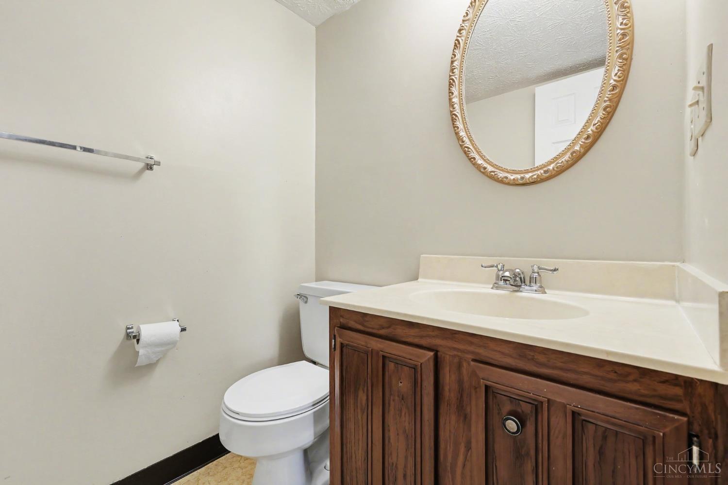 8081 Hetz Drive, Sycamore Twp, OH, 45242 — photo 10