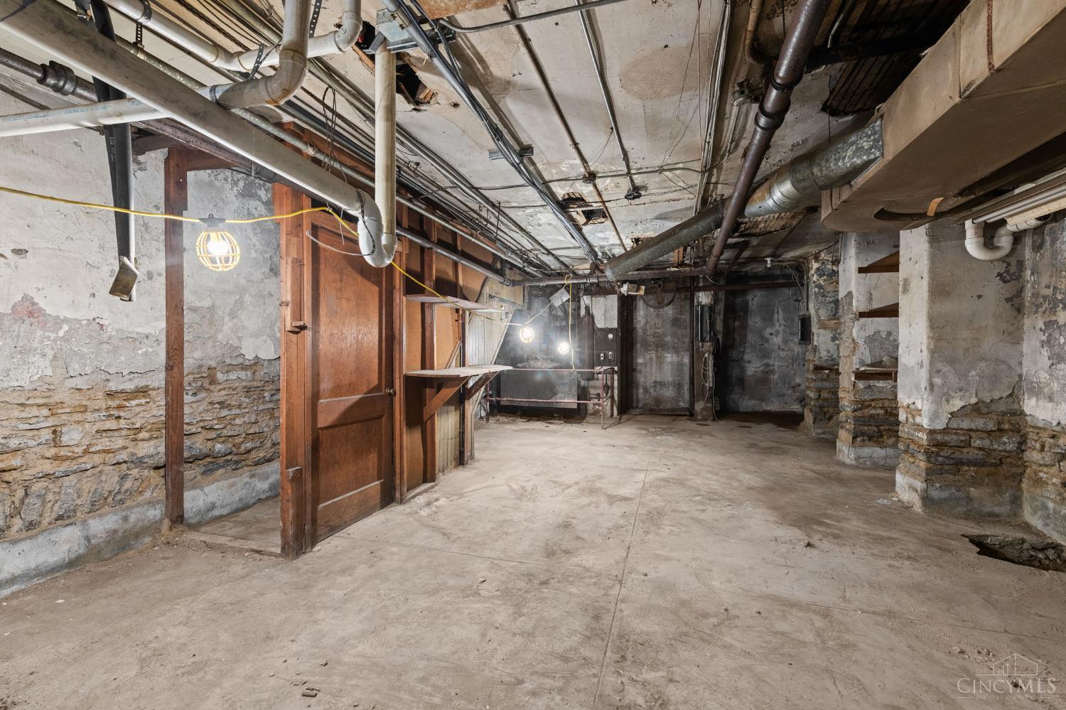 8 Fourth Street, Cincinnati, OH, 45202 — photo 35