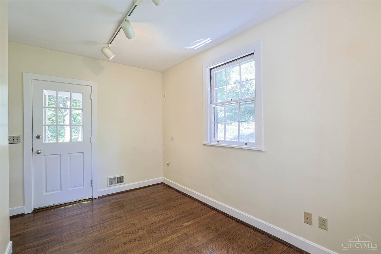 11 Weebetook Lane, Cincinnati, OH, 45208 — photo 33