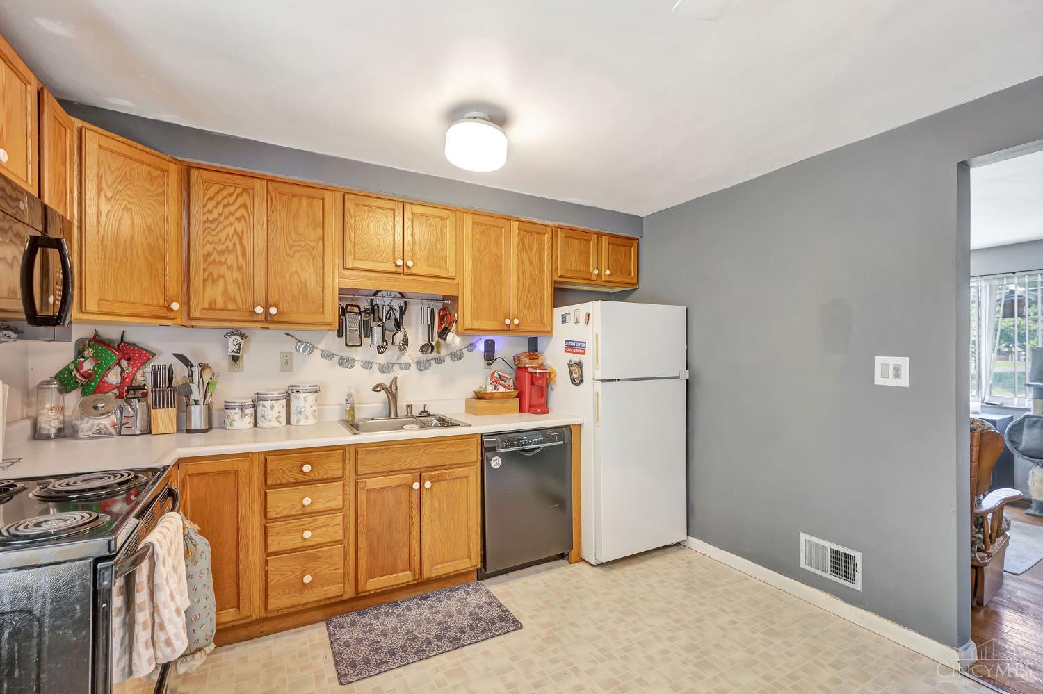 9315 Greenhedge Lane, Symmes Twp, OH, 45140 — photo 10