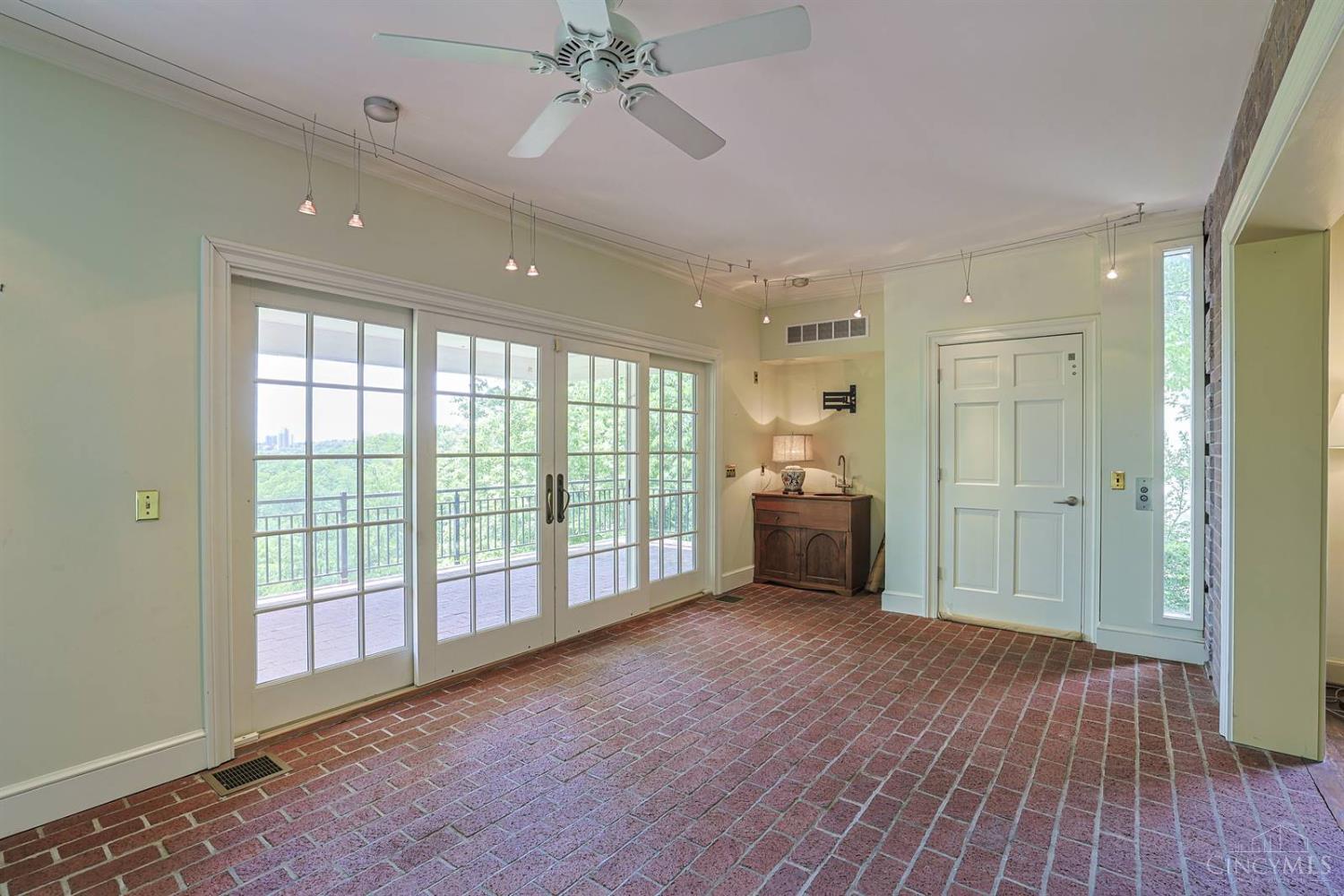 11 Weebetook Lane, Cincinnati, OH, 45208 — photo 18