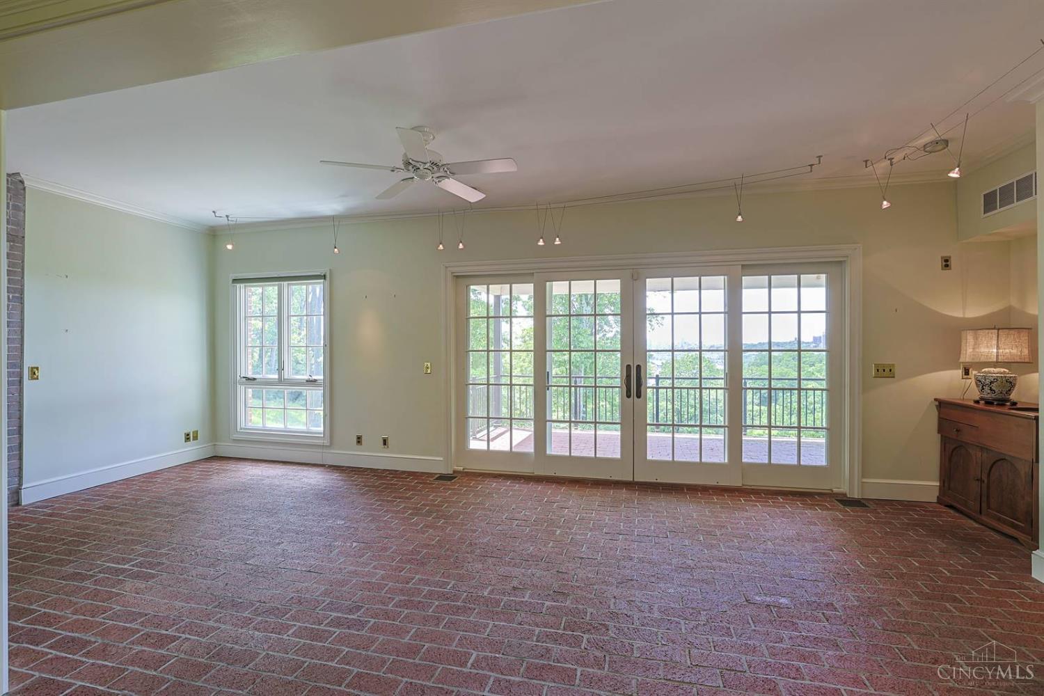 11 Weebetook Lane, Cincinnati, OH, 45208 — photo 15