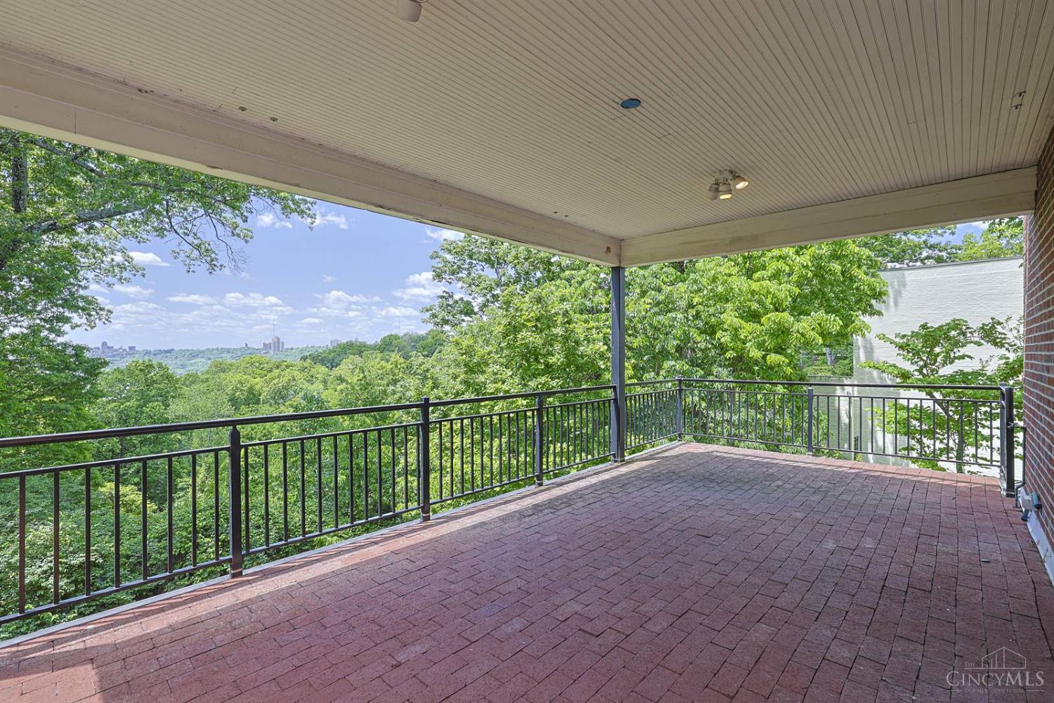 11 Weebetook Lane, Cincinnati, OH, 45208 — photo 23